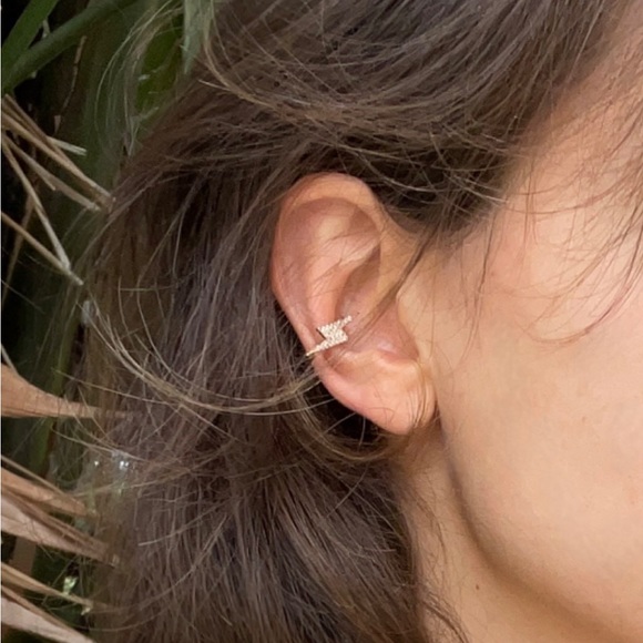 14k Gold Fill Crystal Lightening Bolt Ear Cuff - Picture 3 of 5